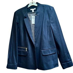 Wonderful stretch Chicos City Chic Blazer in Black.